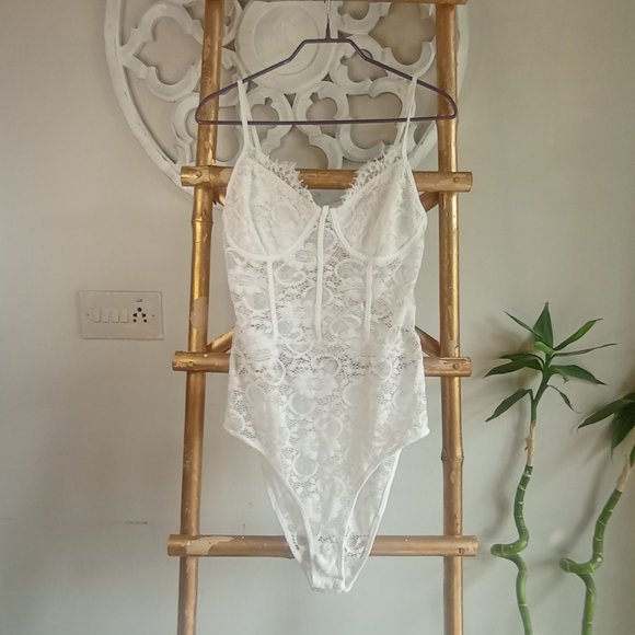 White Lace Body Suit - Picture 4 of 10